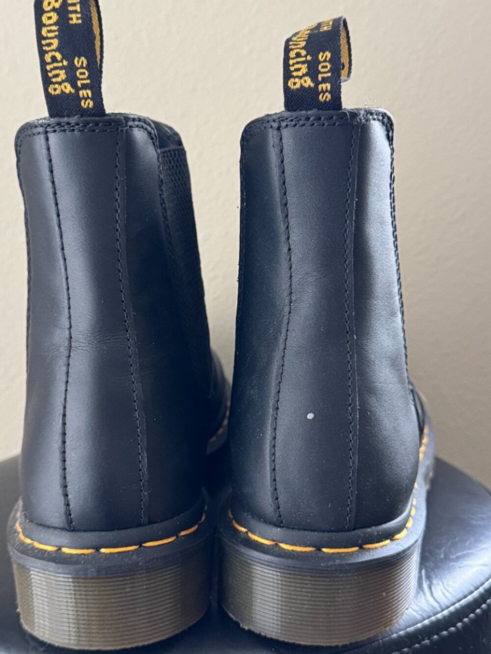 Dr. Martens Yellow Stitch Smooth Leather Chelsea Boots 2976 Size 10 - Picture 3 of 15